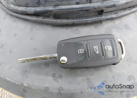 2010 Volkswagen Gti 2-Door z USA, uszkodzony, nr VIN WVWEV7AJ2AW377824